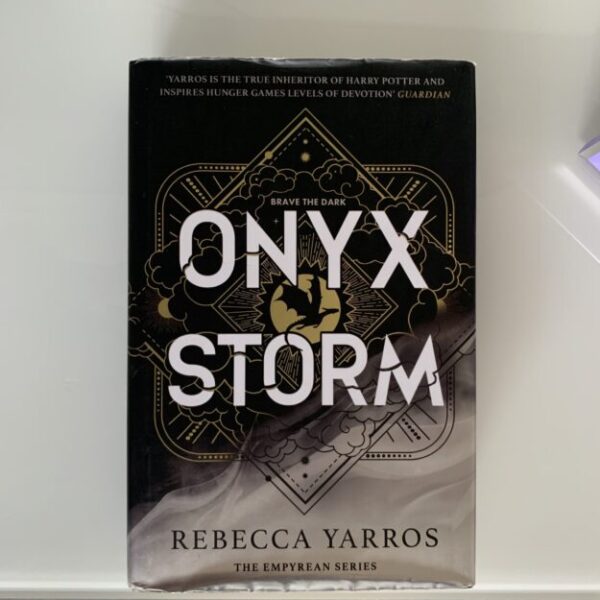 Onyx storm Rebecca yarrows